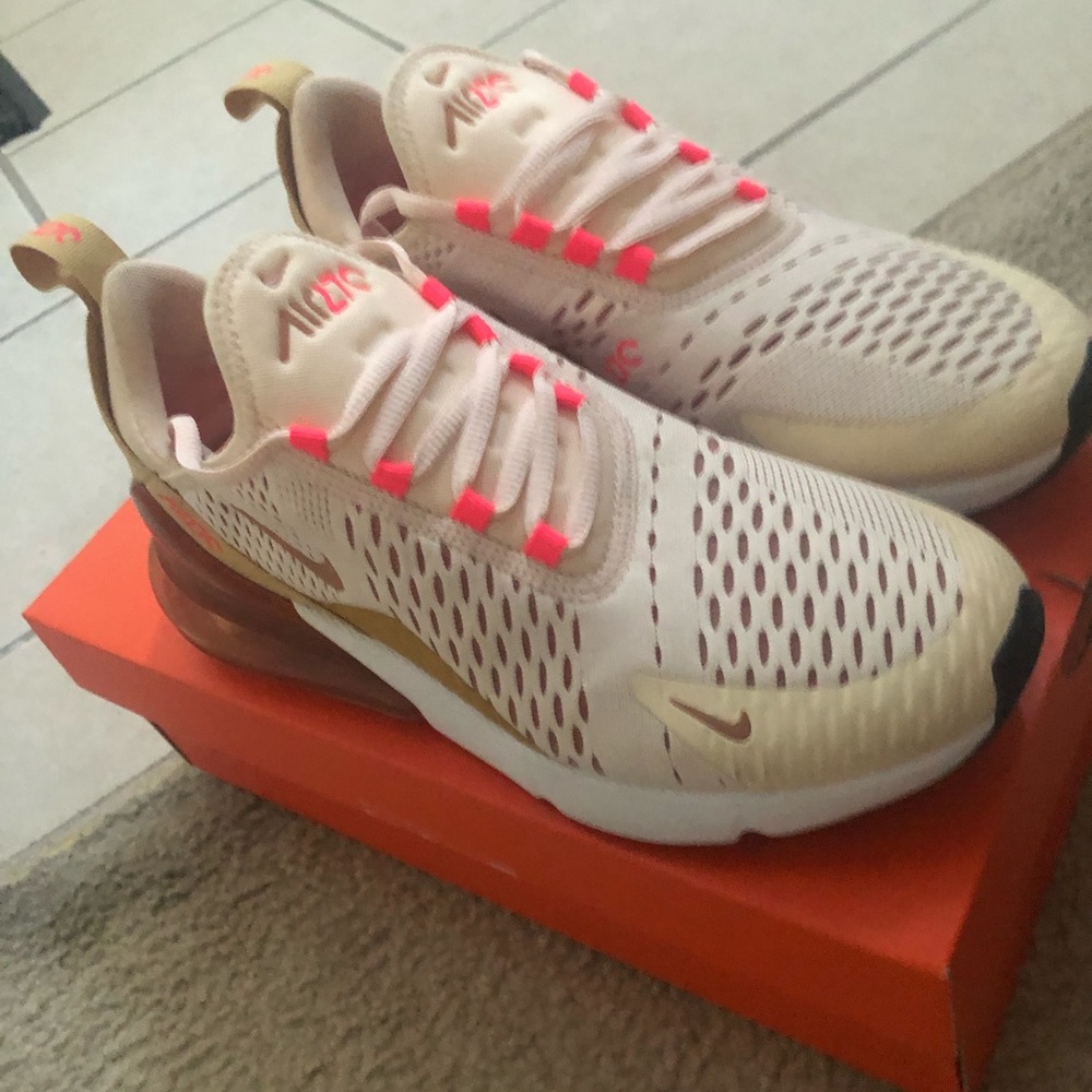 Nike WMNS Air Max 270 Guava Ice Size: 8
